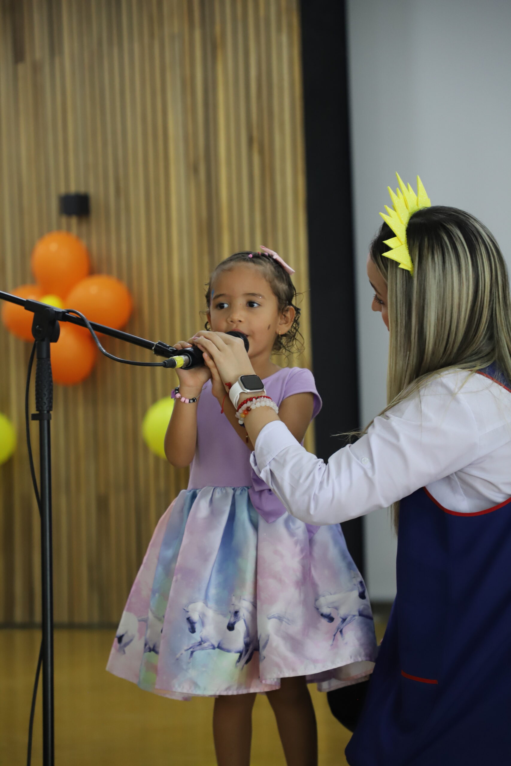 Family in the Cumbres Medellín admissions process